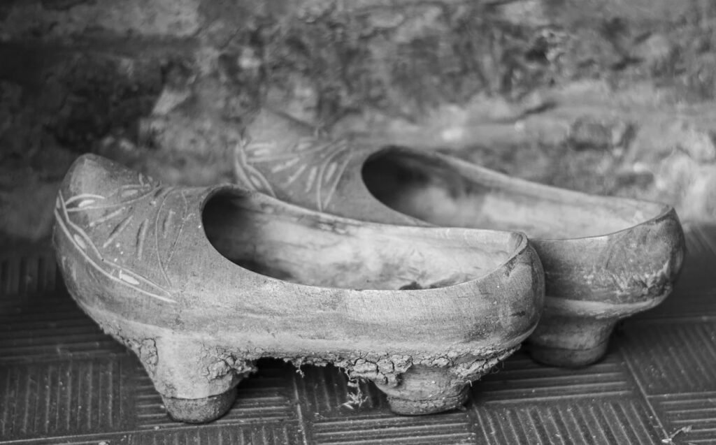 Traditional wooden clogs - Madreñas